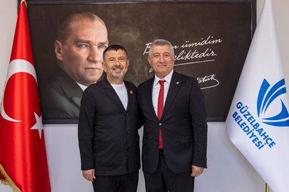 CHP'li Ağbaba’dan Güzelbahçe'ye övgü