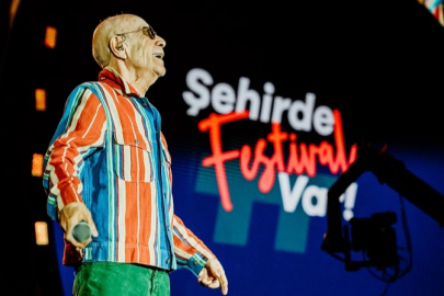 Mazhar-Fuat 'MFÖ şarkıları' ile Bursa'da zamanı durdurdu