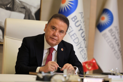 'Tutsak Muhittin Böcek'ten Antalyalılara mesaj