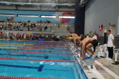 İstanbul'da şampiyonluğa kulaç attılar