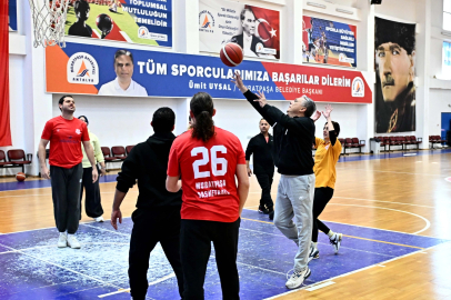 Antalya Muratpaşa’dan amatör spora nakdi destek