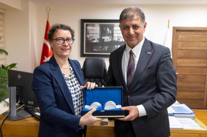 İzmir’in Fransa şehirleriyle bağı güçleniyor&nbsp;