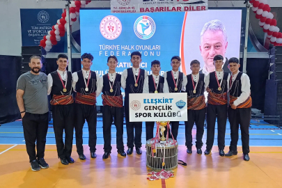 Artvin Eleşkirt Gençlik Spor Kulübü bölge birincisi oldu