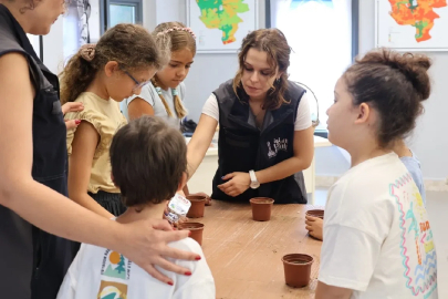 &nbsp;Efes Tarlası Yaşam Köyü'nde çocuklar toprakla buluştu