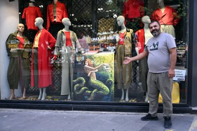Mersin Tarsus’ta esnaf vitrinleri sanat galerisine dönüştü