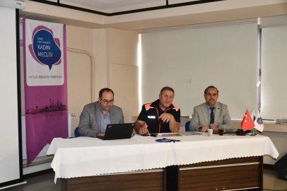 İzmir Kent Konseyi'nden 'kentsel dönüşüm' paneli